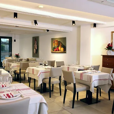 De La Nivelle Hotel