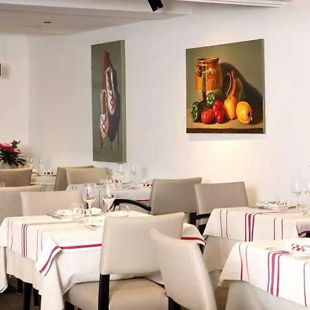 De La Nivelle Hotel 3*